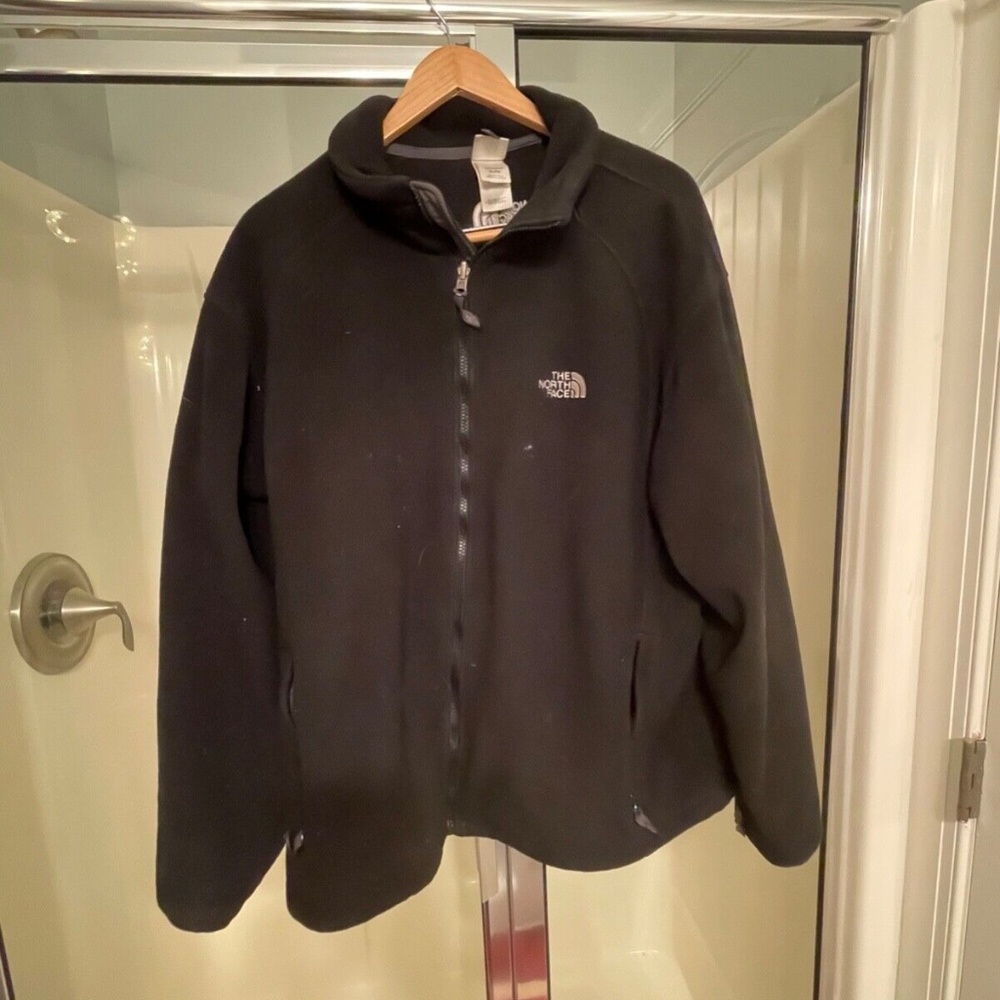 Men's The North Face fleece jacket.  Size XL, black color.